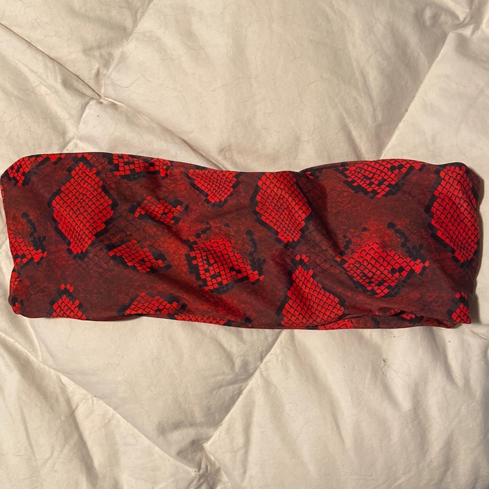 Women’s red snakeskin swim top size medium